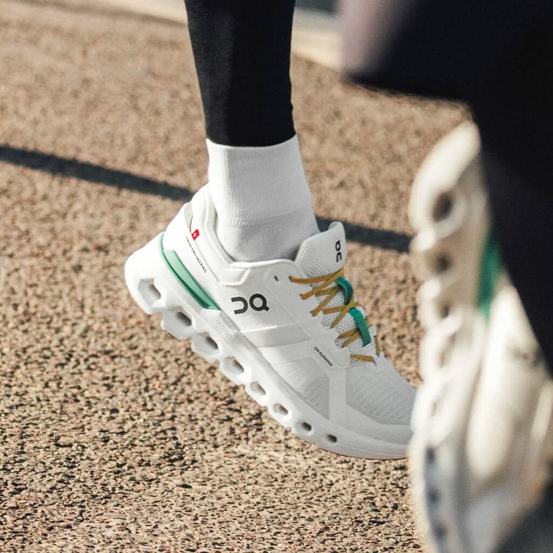 The On Cloud Runner 2 White Undyed Green